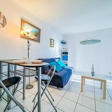 Apartment 2-person - Pool - Elevator - Air-conditioned - Port